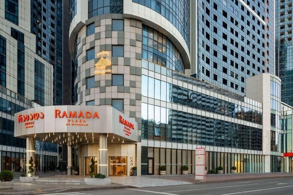 Фото Ramada Plaza By Wyndham Batumi 5*