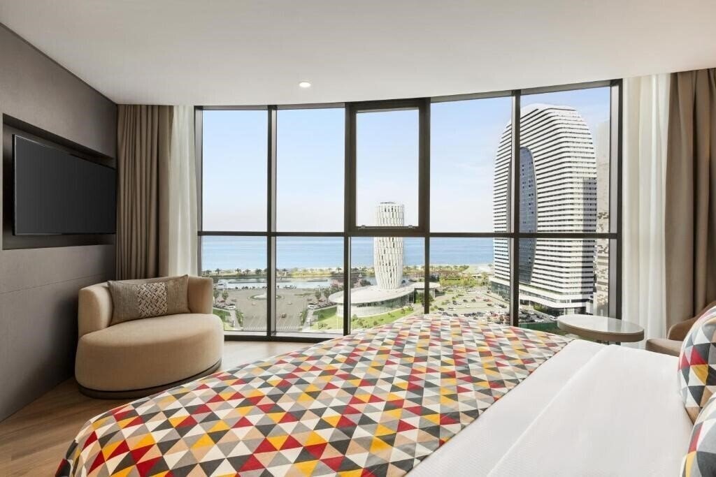 Фотографія Ramada Plaza By Wyndham Batumi 5*