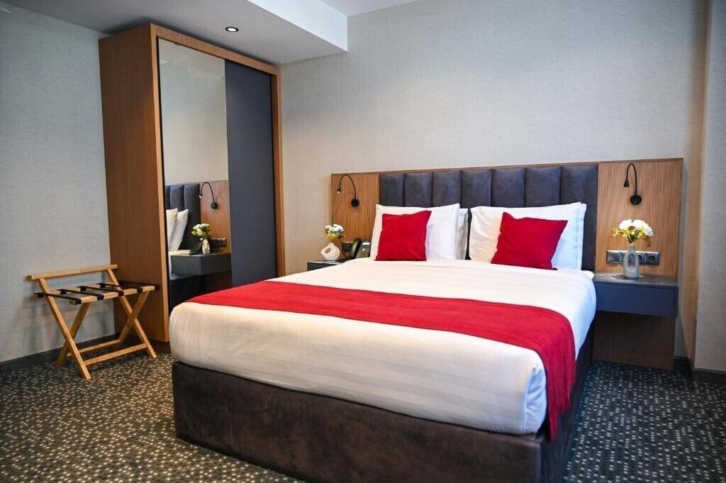 Фото Landmark Hotel Batumi 4*