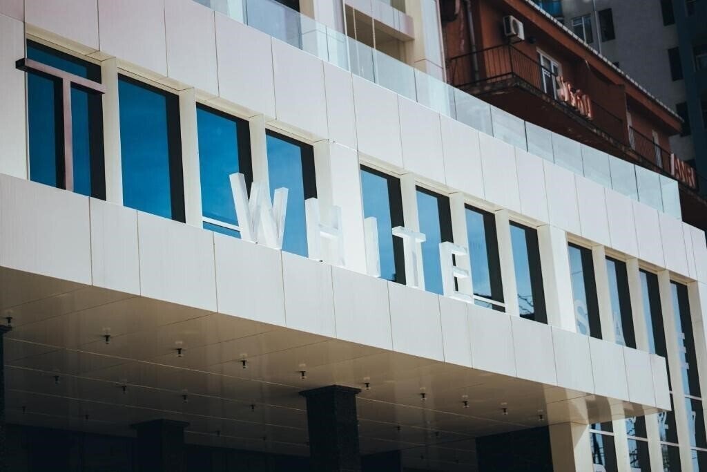 Отель Next White Aparthotel Official 3*