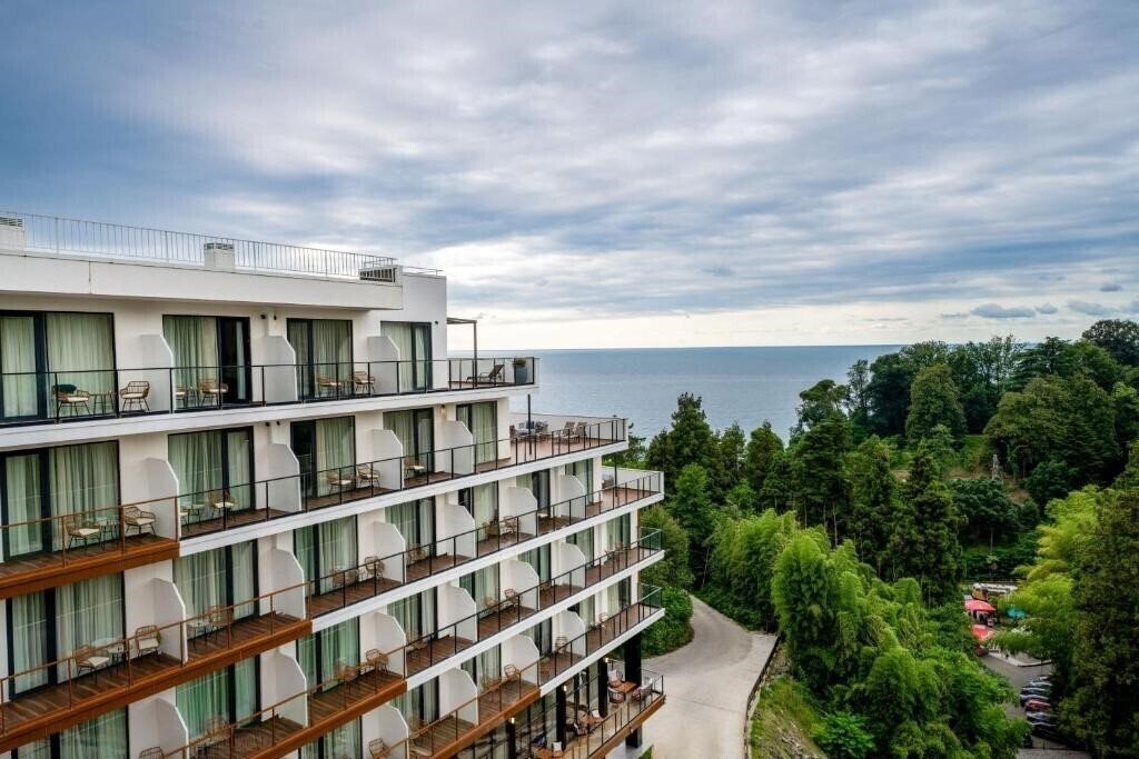Отель Greenwood Hotel Restaurant & SPA 5*