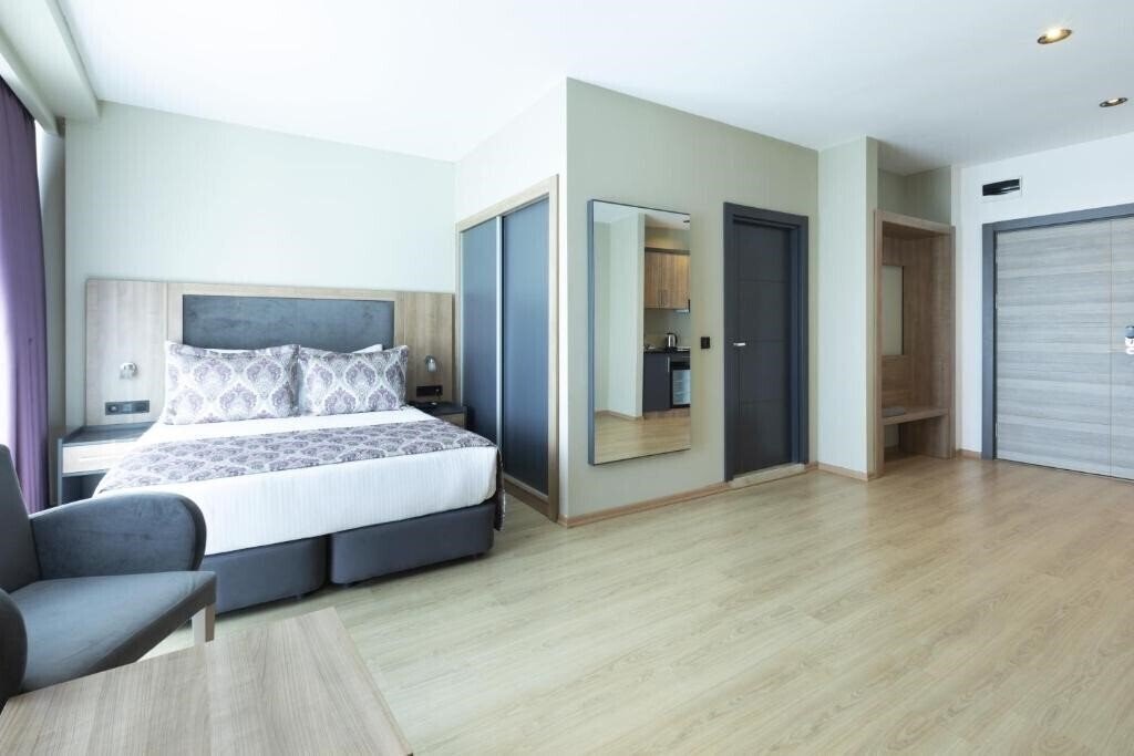 Фото Euphoria Apartments & Rezidance 3*