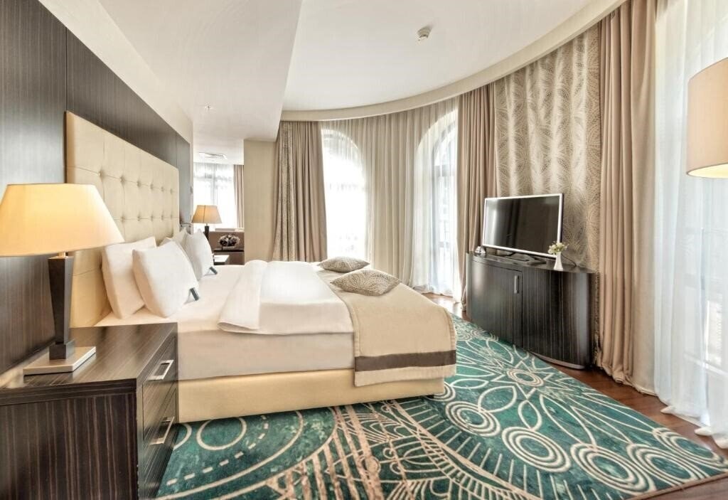 Фотографія Crowne Plaza Borjomi 5*