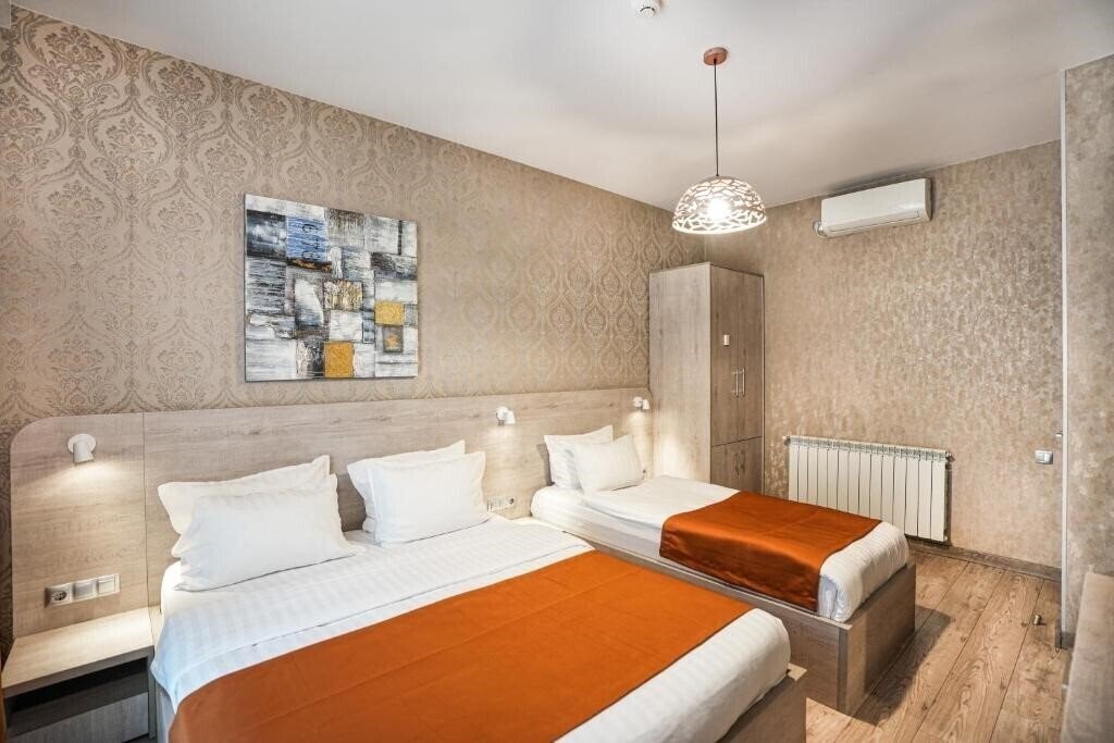 Фото 1 Hotel Borjomi 4*