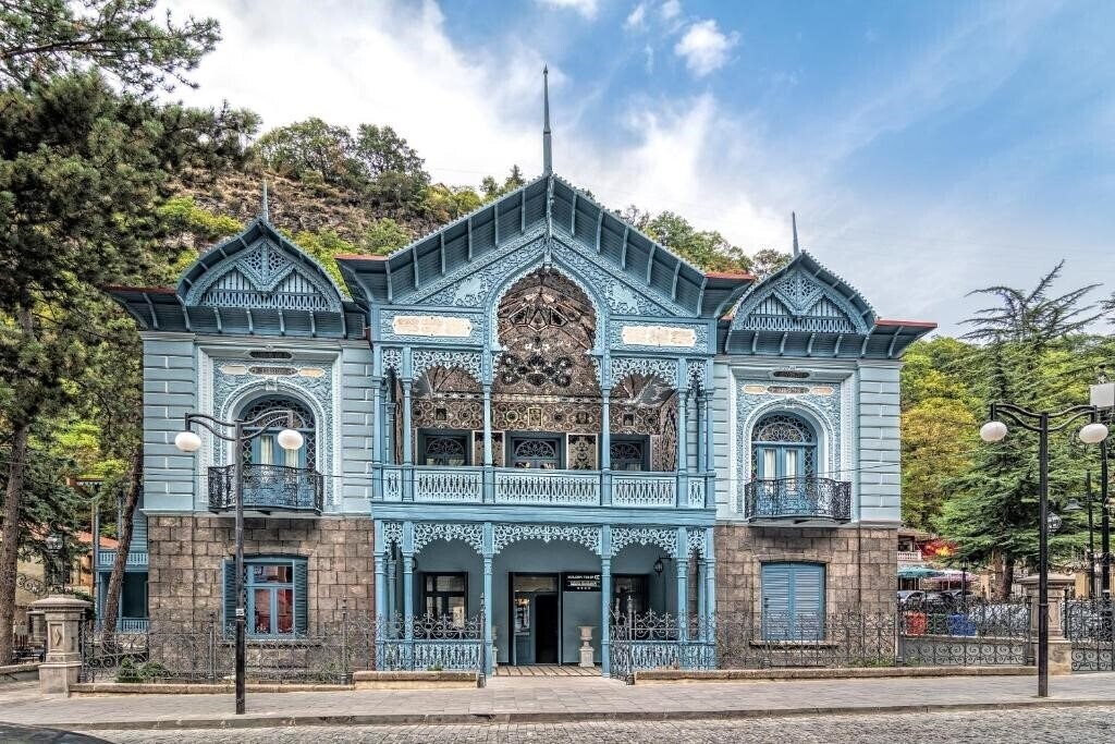 Готель Golden Tulip Borjomi 1*