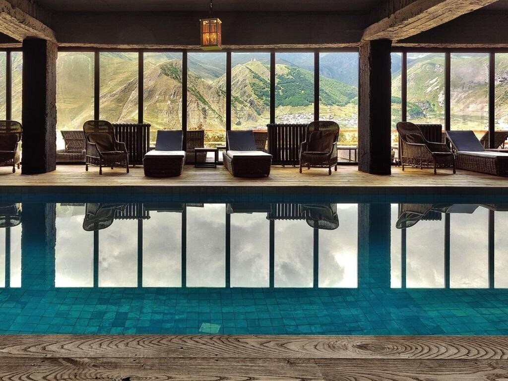 Фото Rooms Hotel Kazbegi 4*