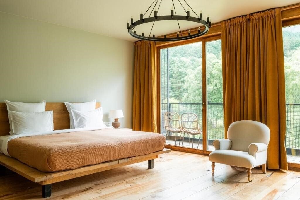 Фотография Rooms Hotel Kazbegi 4*