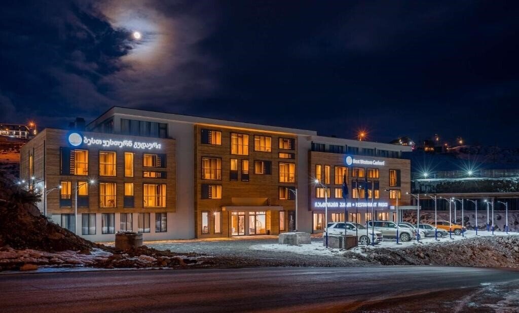 Отель Best Western Gudauri 4*