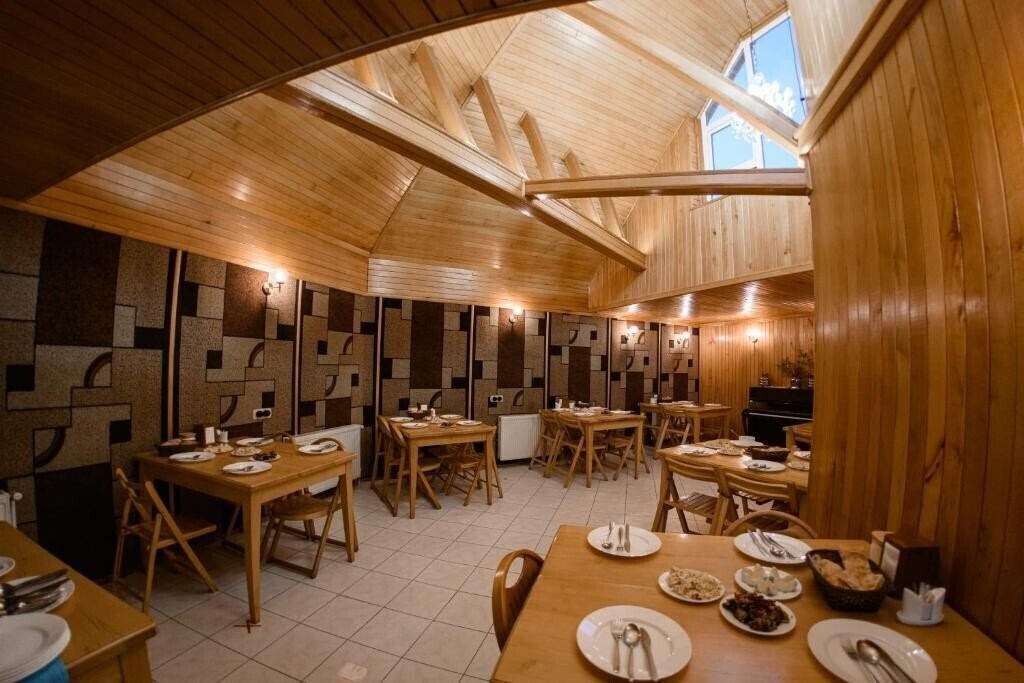 Фото Hotel Ozon 2*