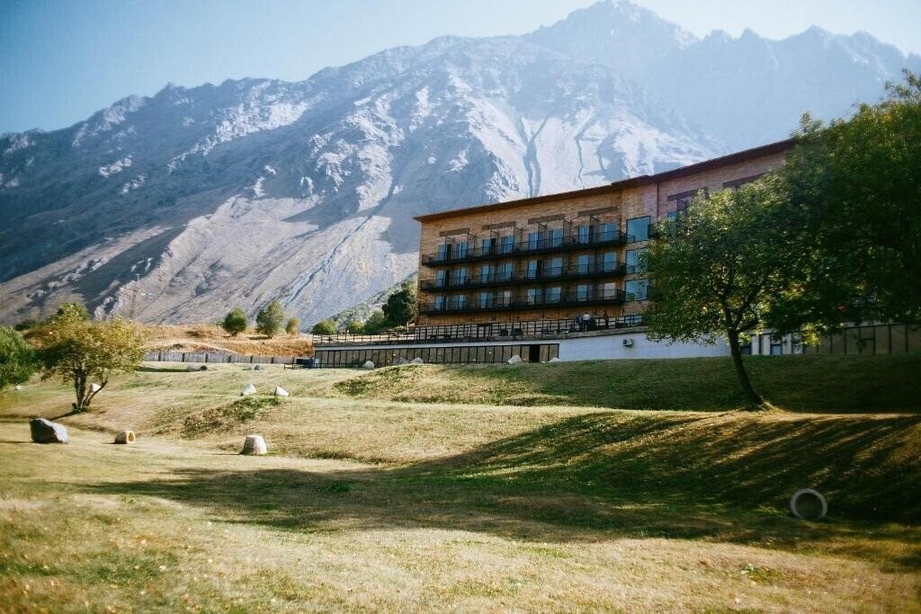 Готель Rooms Kazbegi Holidaiy Inn 4*
