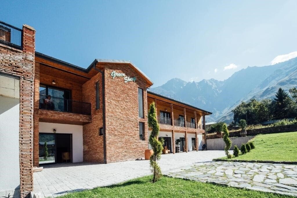 Отель Green Sheep 3*