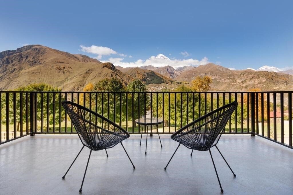 Картинка Intourist Kazbegi 4*