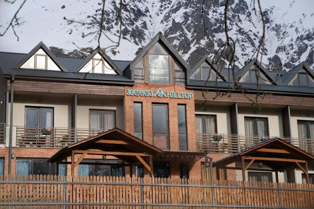 Готель Hilltop Kazbegi No Category 4*