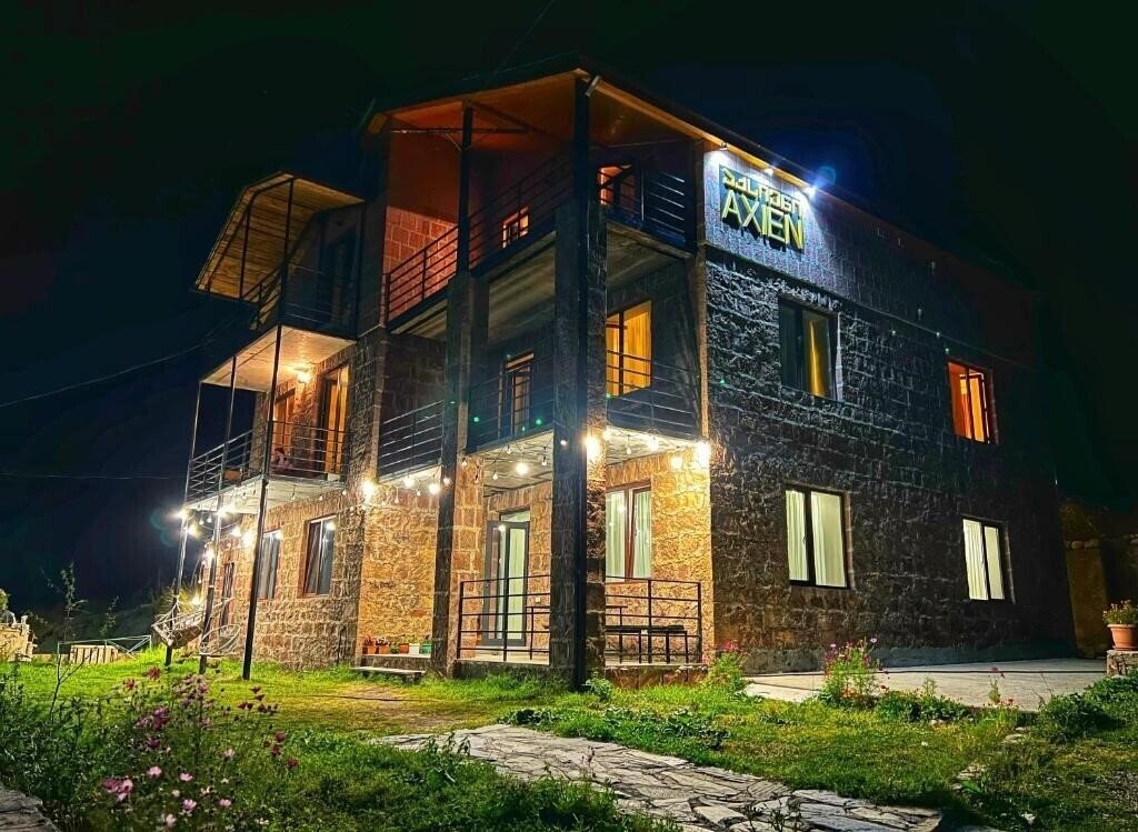 Отель Hotel Axien 3*