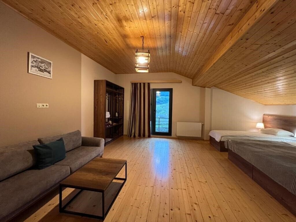 Фото Hotel Axien 3*