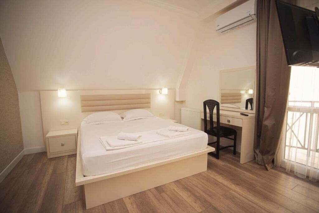 Фото Irise Kobuleti Guest House 3*