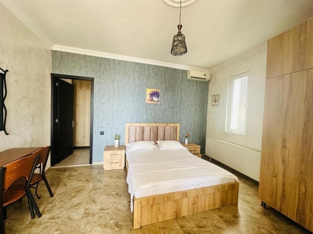 Фото Guesthouse Iveri Beach 3*