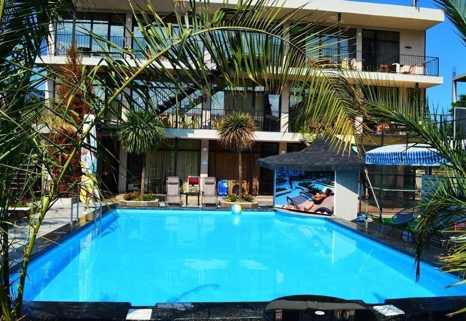 Отель Hotel Amigo 3*