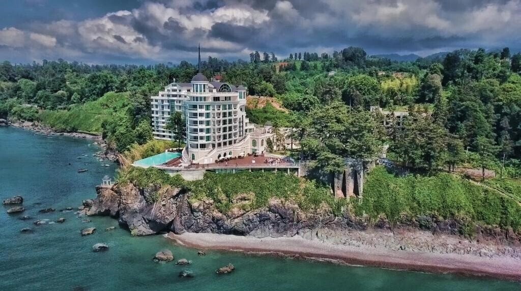Отель Castello Mare 5*