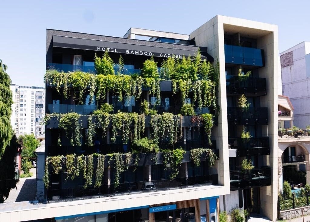 Готель Bamboo Garden Hotel 3*