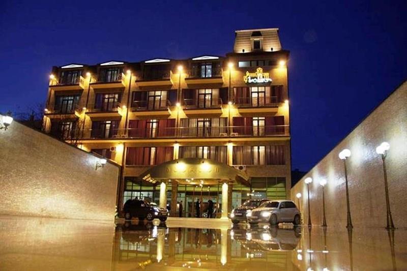 Отель Баграти 4*