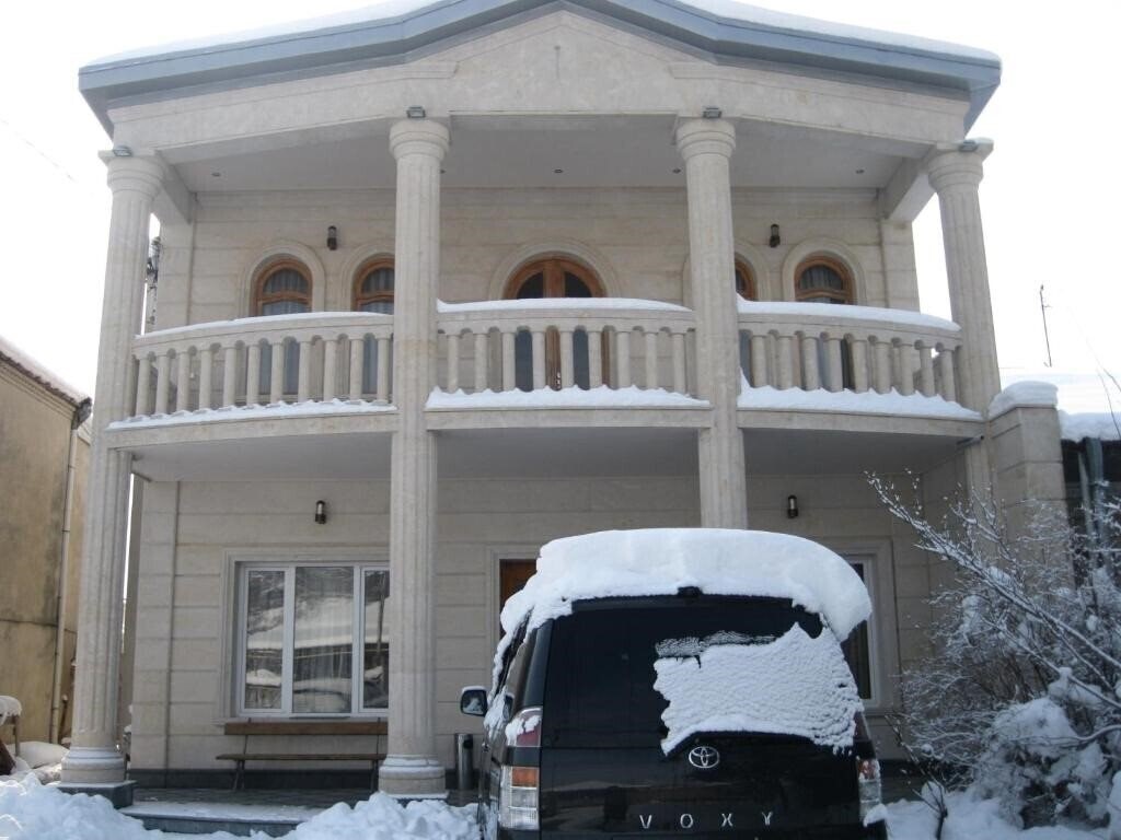 Готель Hotel Elegant 1*