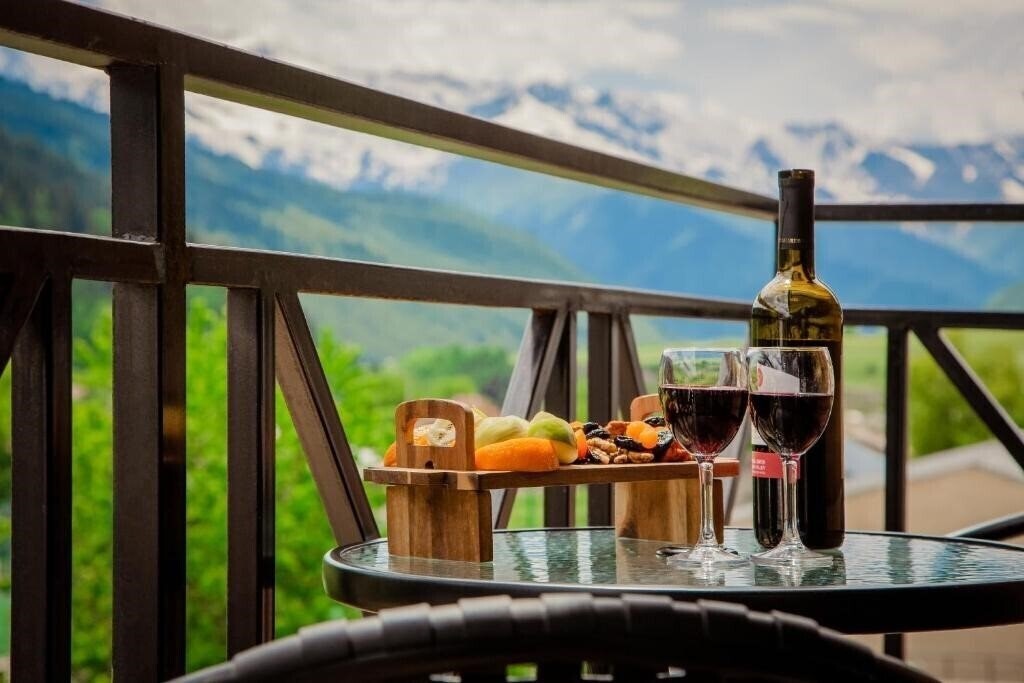 Фото Chalet Mestia 3*