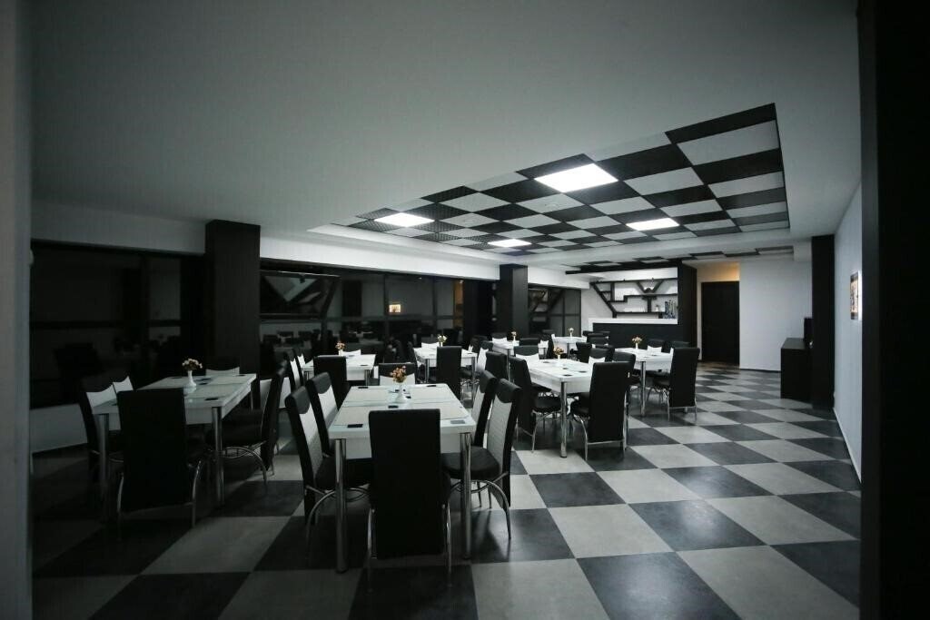 Фотография West Tower Hotel Kutaisi 3*