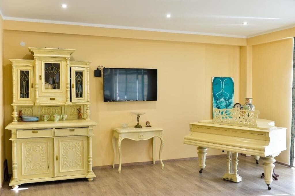 Фото Four Seasons Riverside 4*