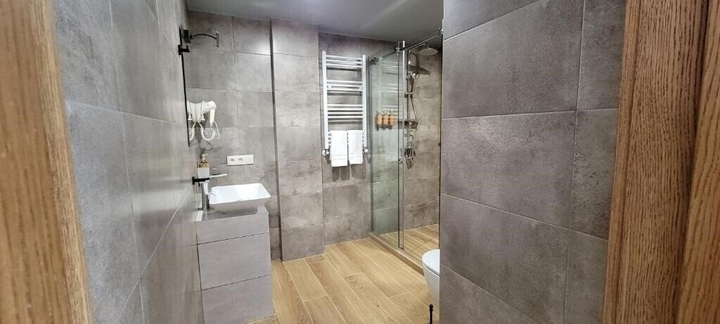 Фотографія Hotel Ushba In Mestia 4*