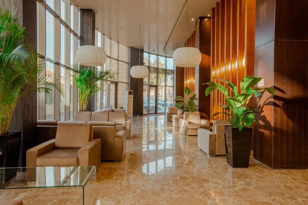 Готель Golden Palace 4*