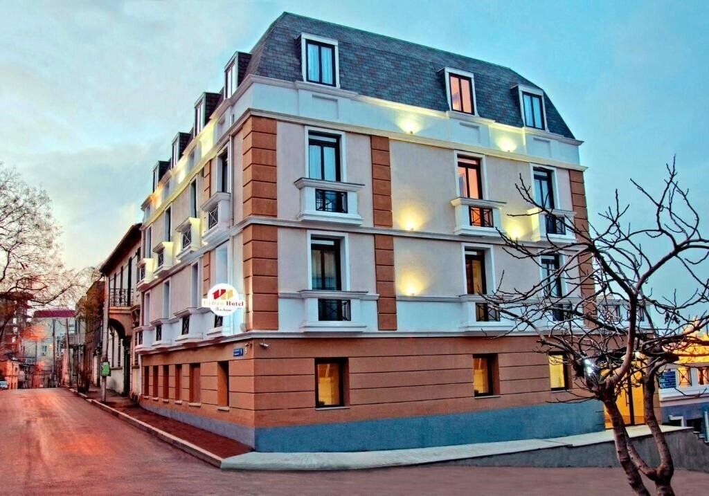 Готель Urban Boutique Hotel 4*