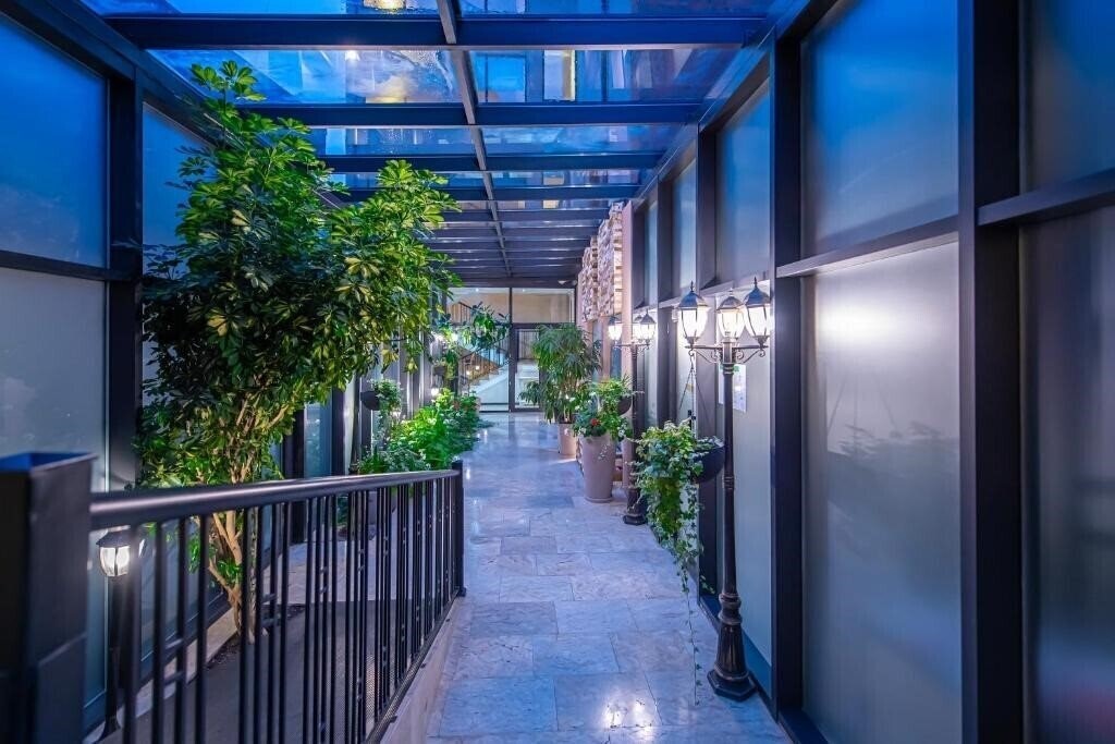 Отель Laerton Tbilisi 4*