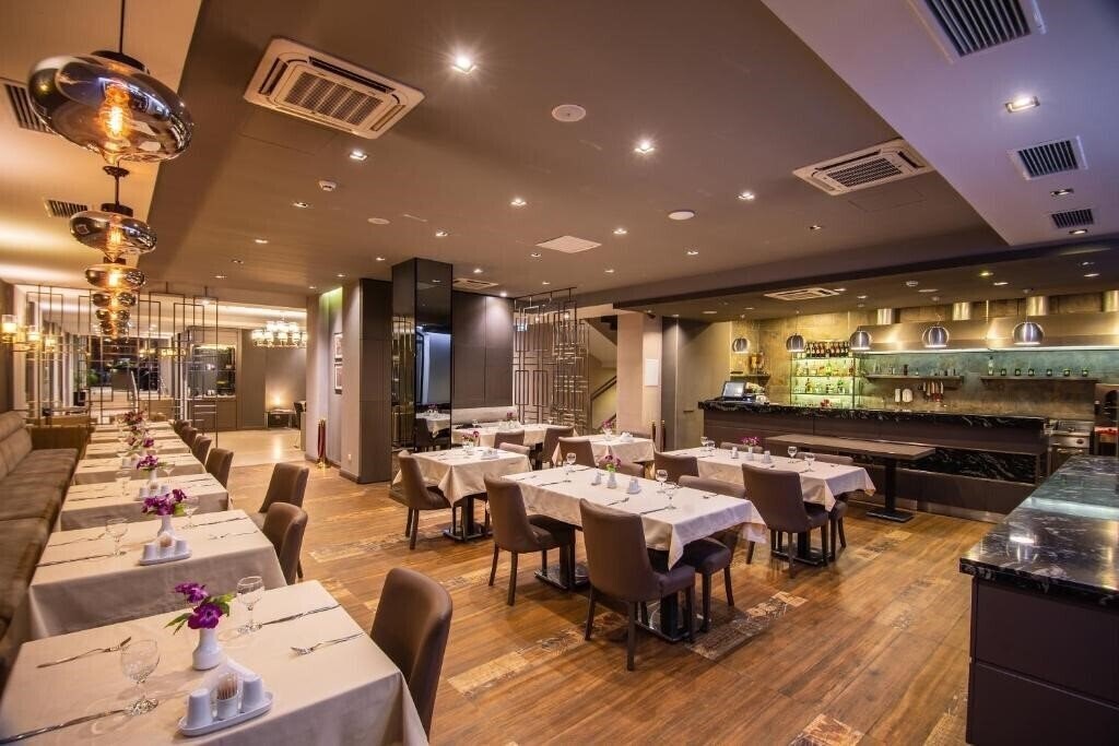 Фотография City Avenue 4*