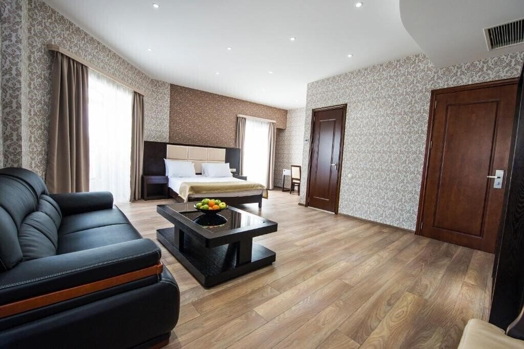 Изображение Tbilisi Inn Hotel 4*