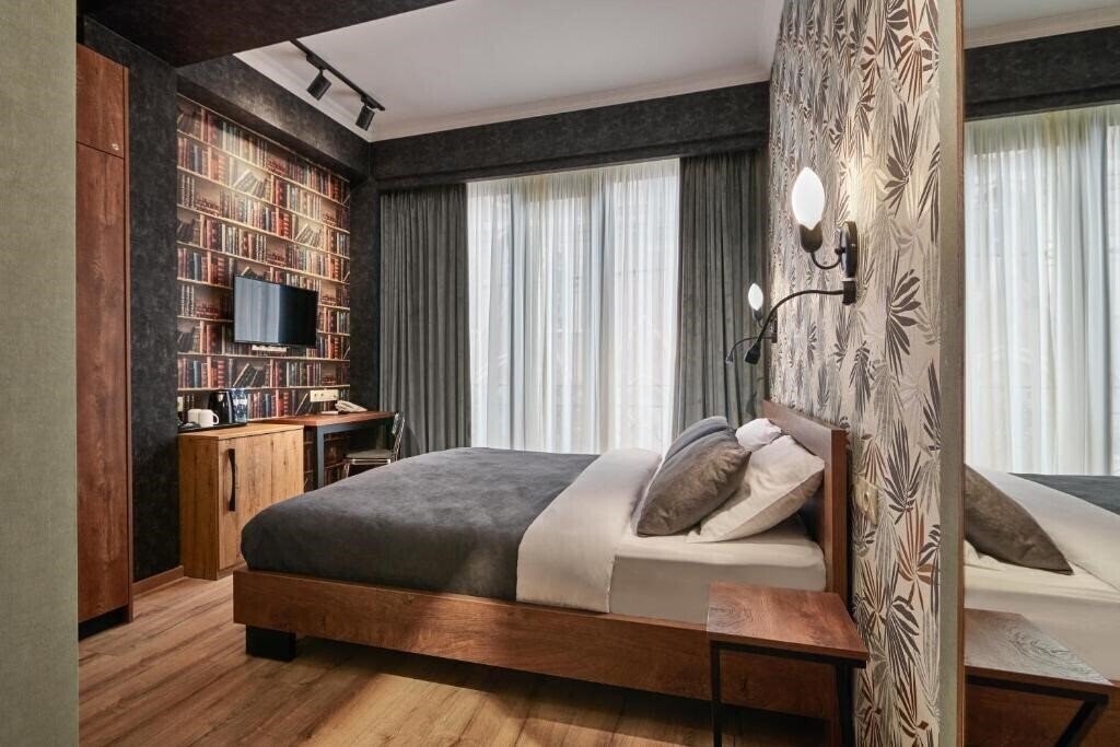 Фотографія Boutique Hotel City 4*