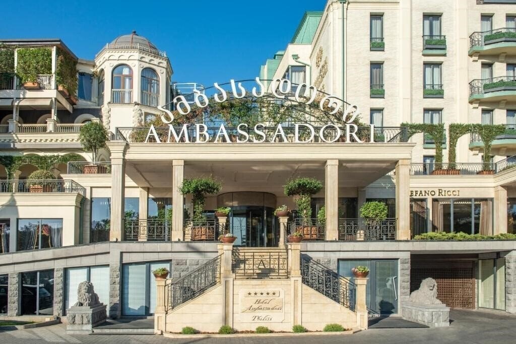 Готель Ambasadori Tbilisi 5*