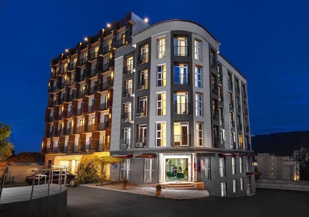 Картинка Grand Palace Tbilisi 3*