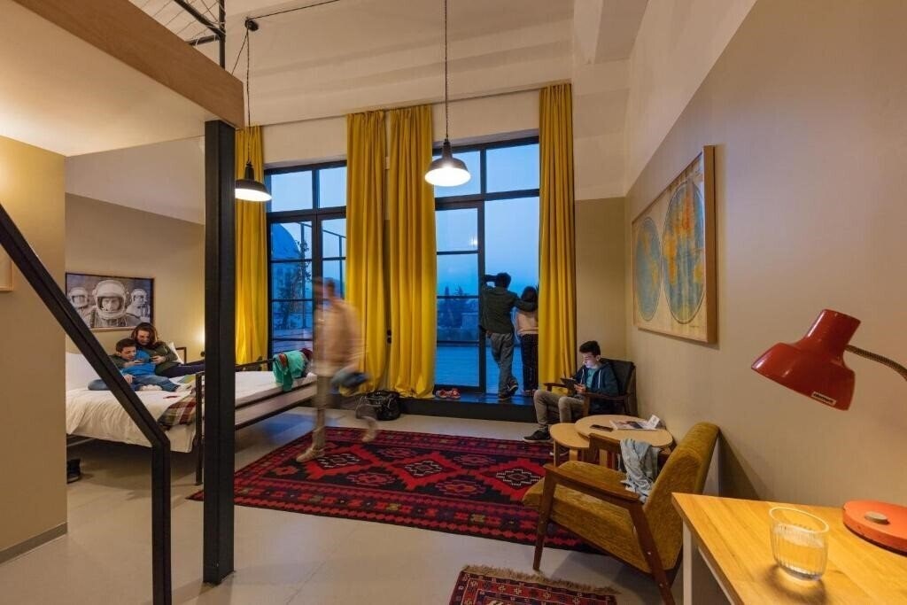 Фото Fabrika Hostel & Suites 3*