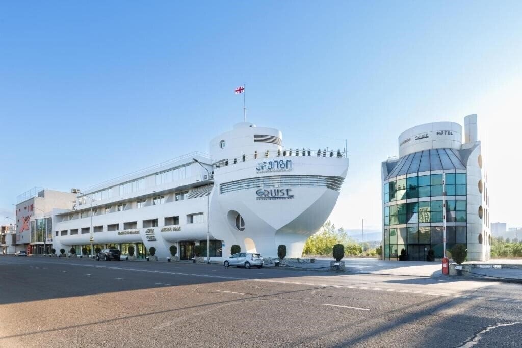 Отель Cruise 3*