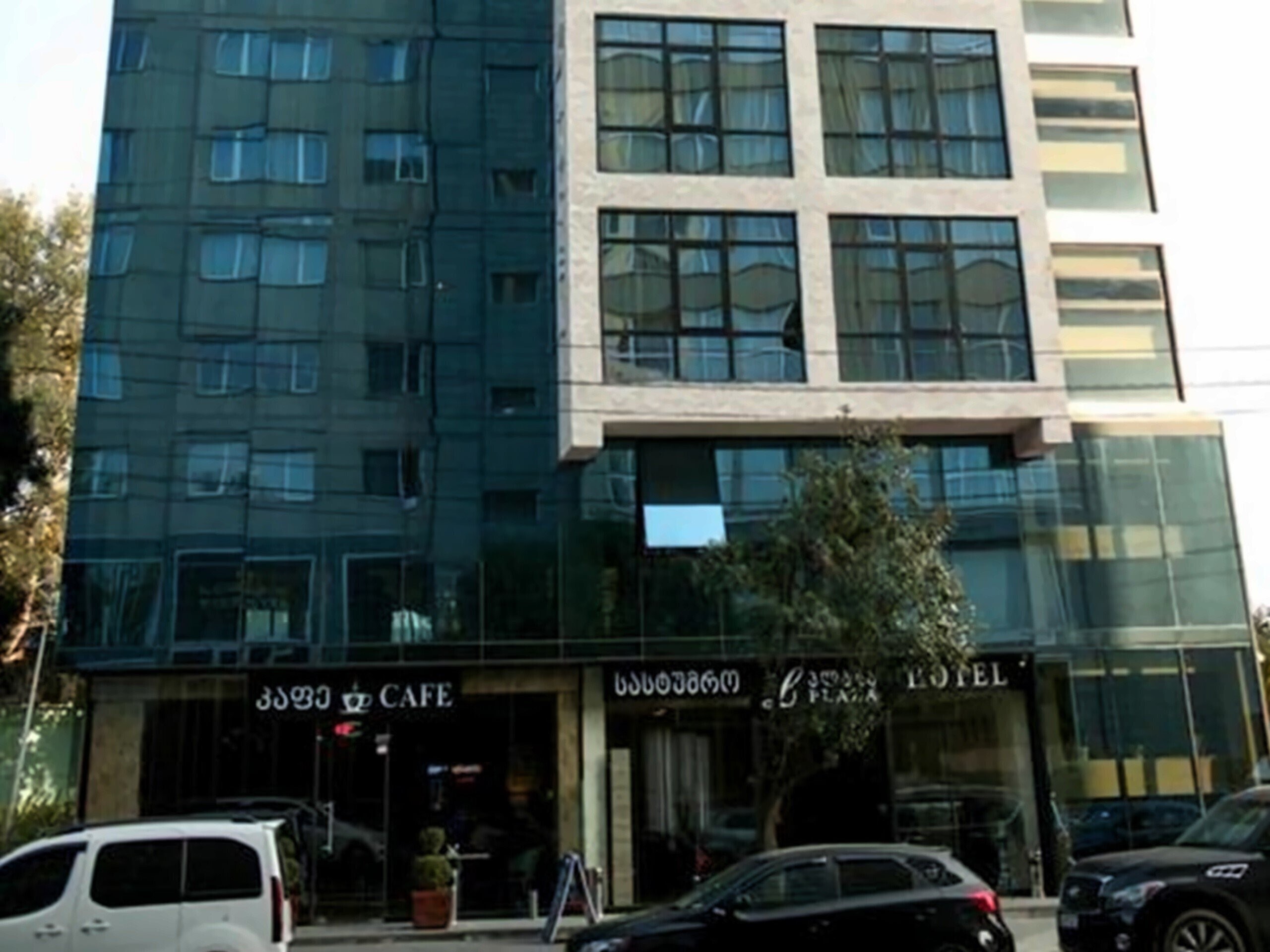 Отель L Plaza 4*