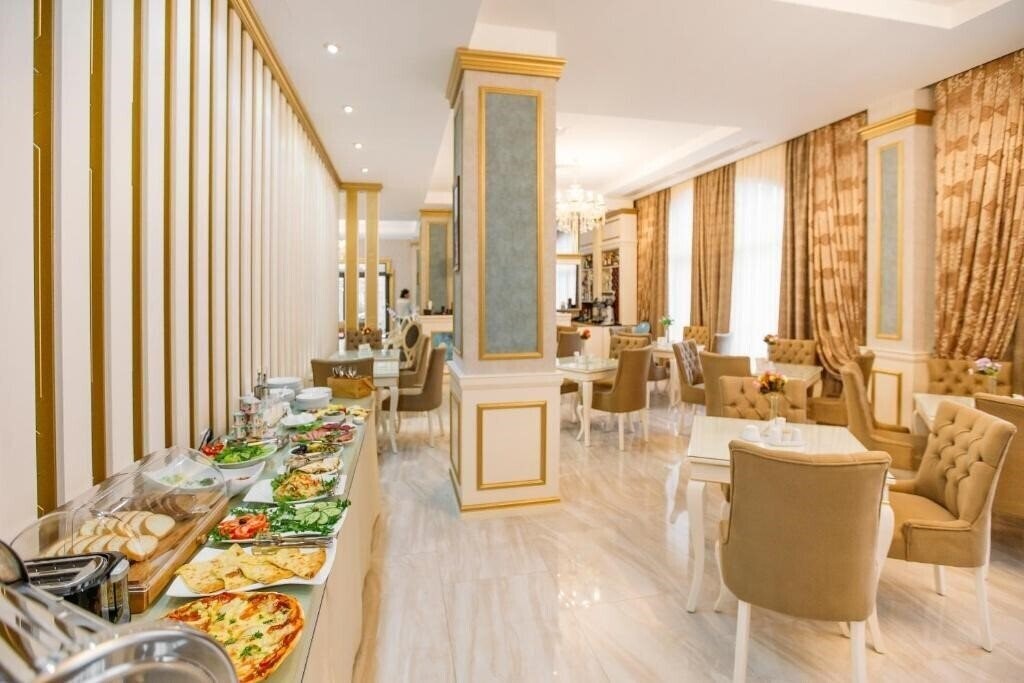 Фотография Gold Tbilisi 4*