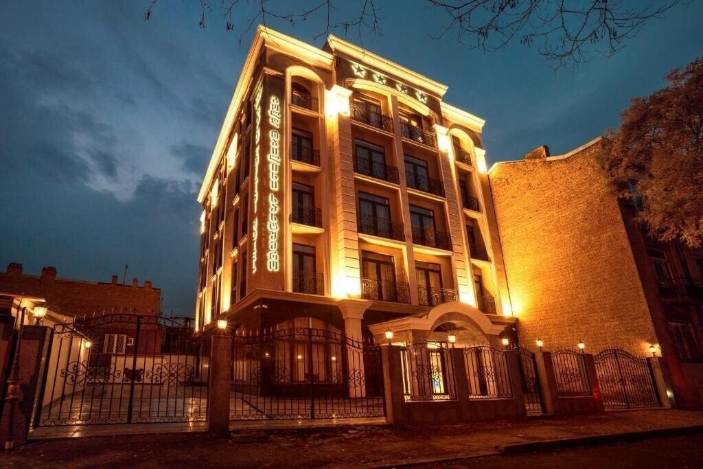 Картинка Gold Tbilisi 4*
