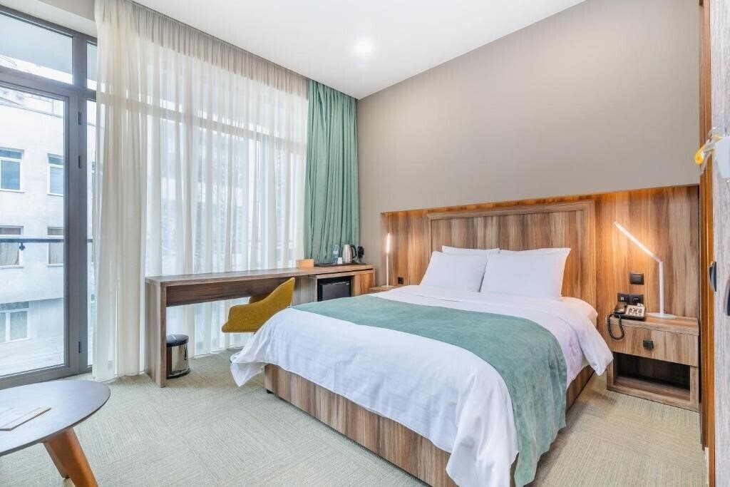 Готель Best Western Tbilisi City Center 4*