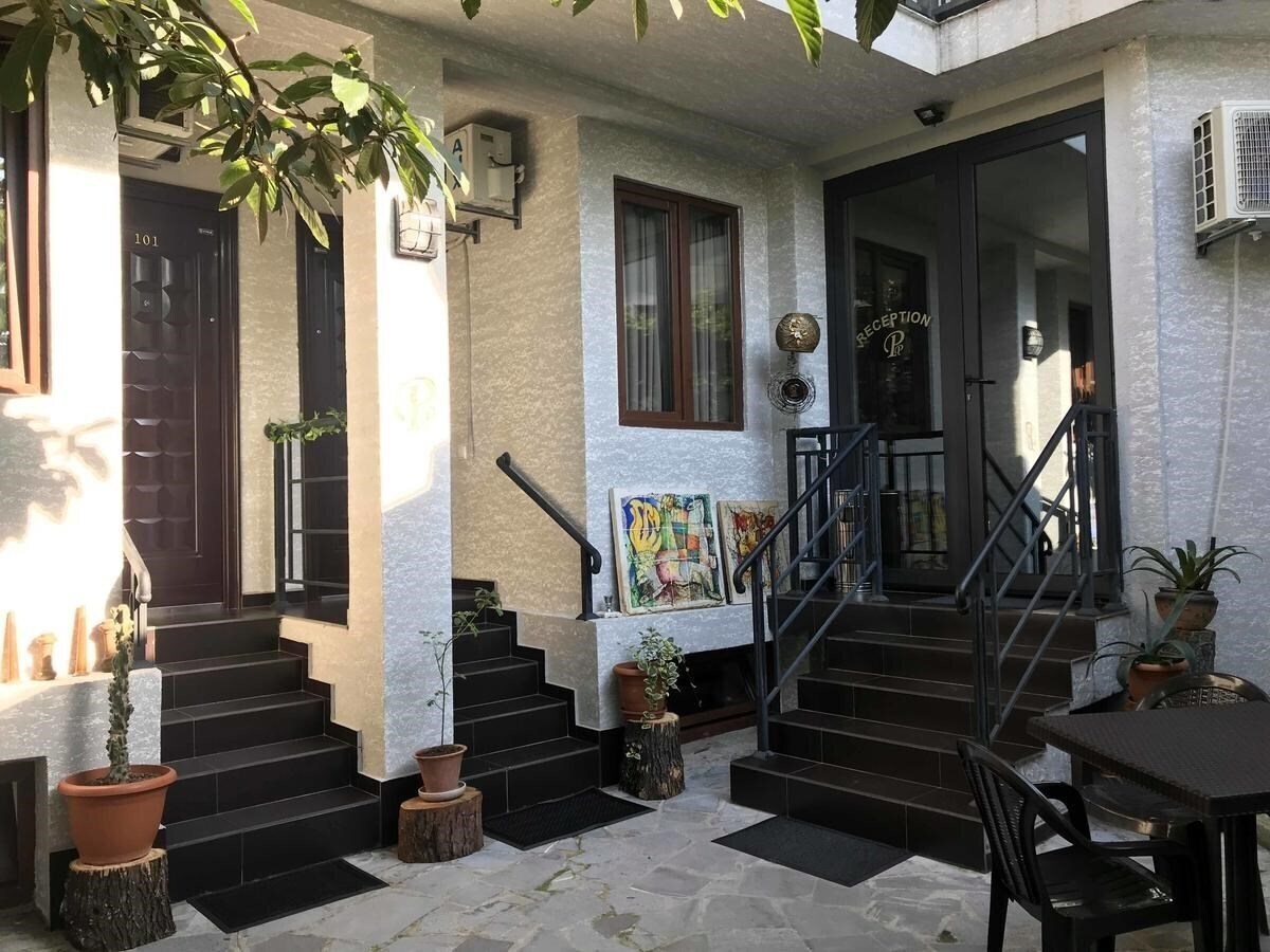 Отель Petre Palace 3*