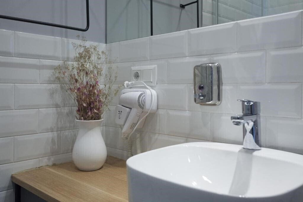 Фото Bricks Hotel Tbilisi 4*