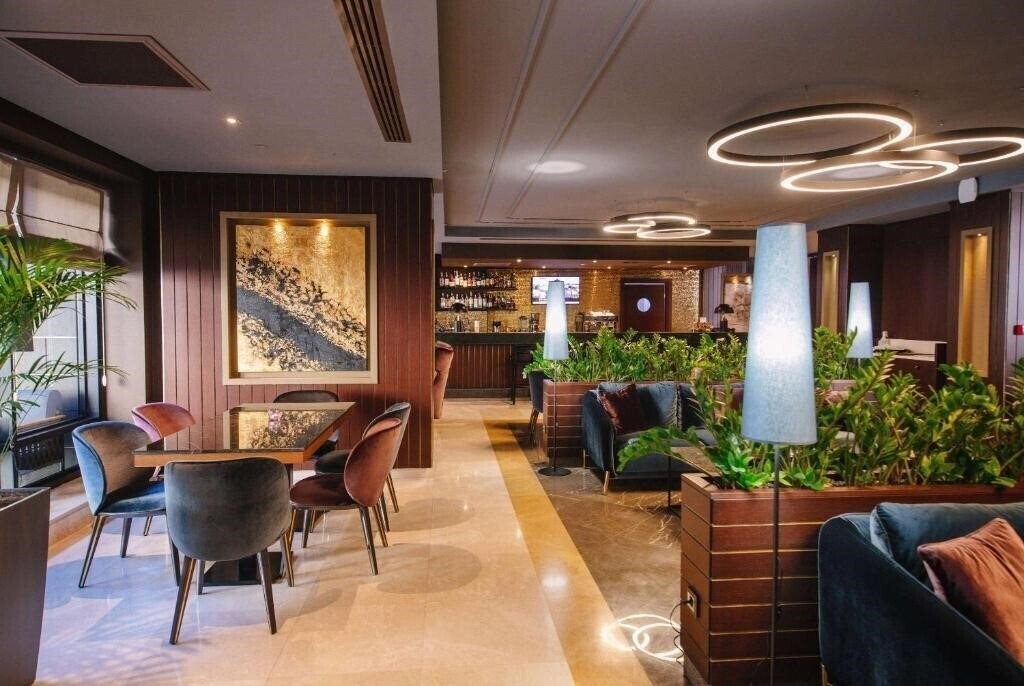 Готель Wyndham Grand Tbilisi 5*