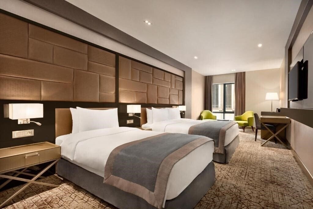 Картинка Wyndham Grand Tbilisi 5*