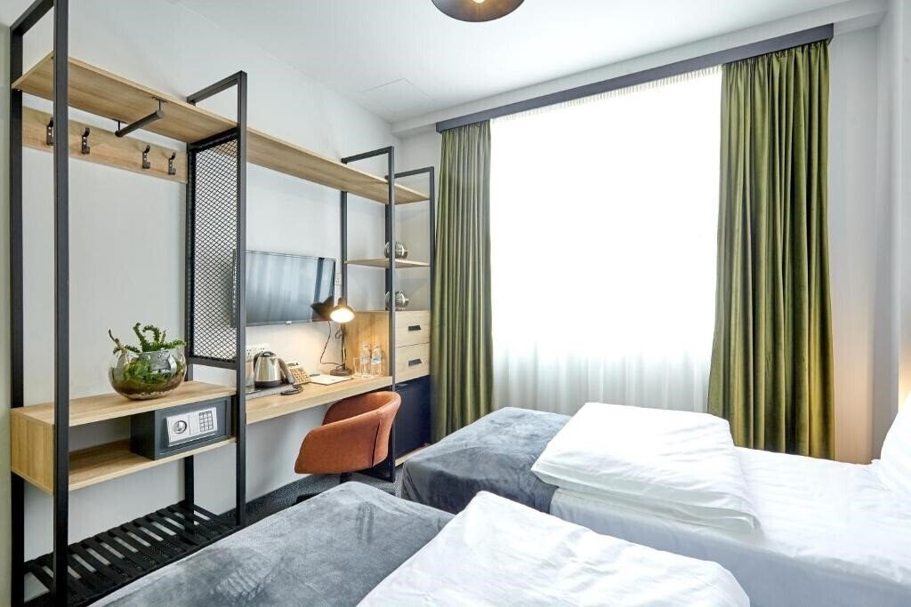 Фото Graphica Tbilisi Hotel 3*