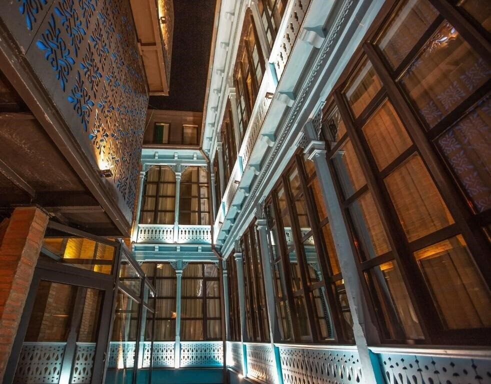 Фото Royal Inn 4*